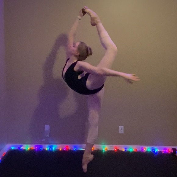 Meet your Posher, Ava - Picture 4 of 9